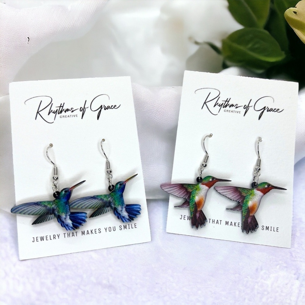 Hummingbird Dangle Earrings - A Touch of Nature in Every Pair! 🌺 NWT